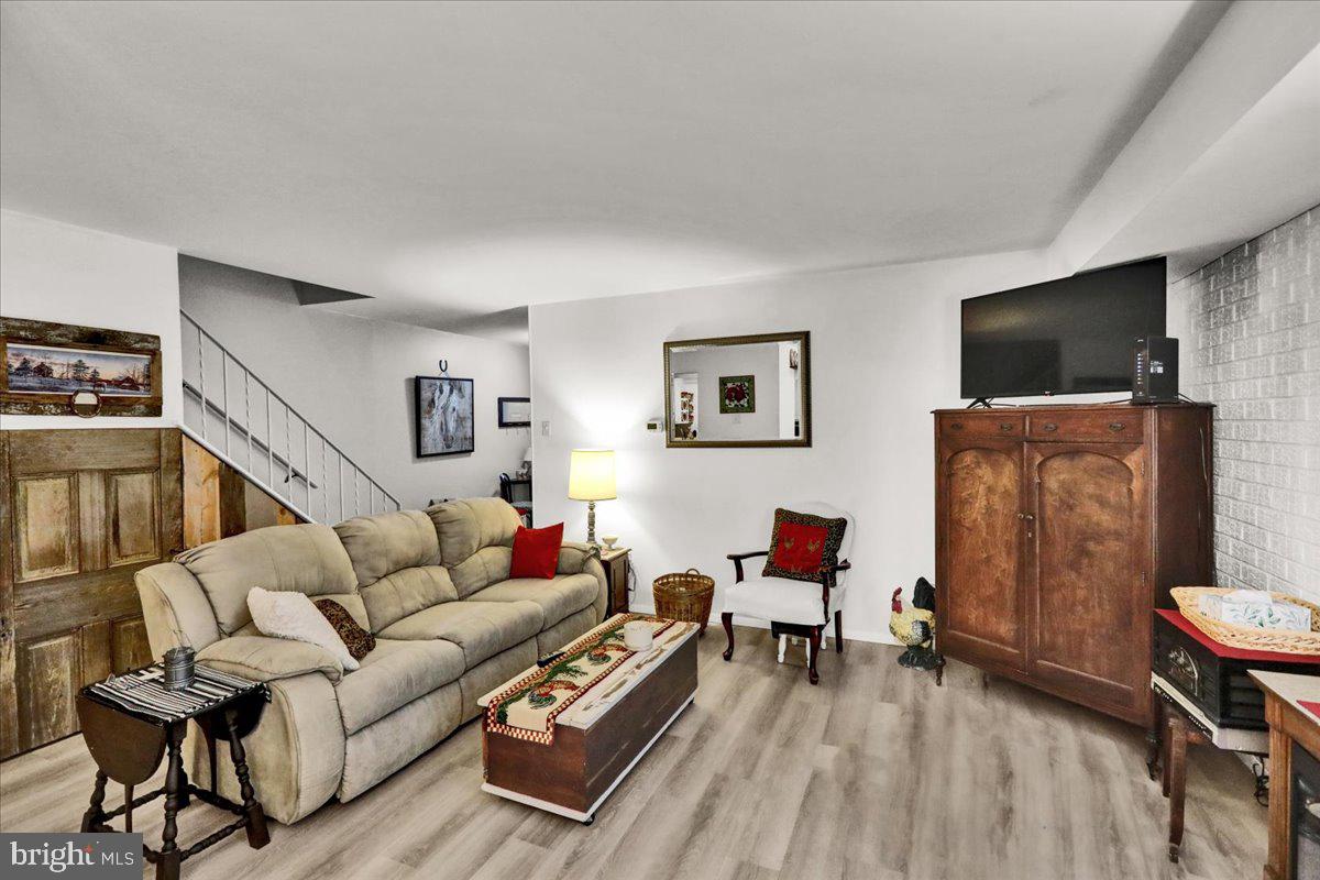 1153 Fox Run Reading, PA 19606 - Photo 5 of 23 Gallery Image 5