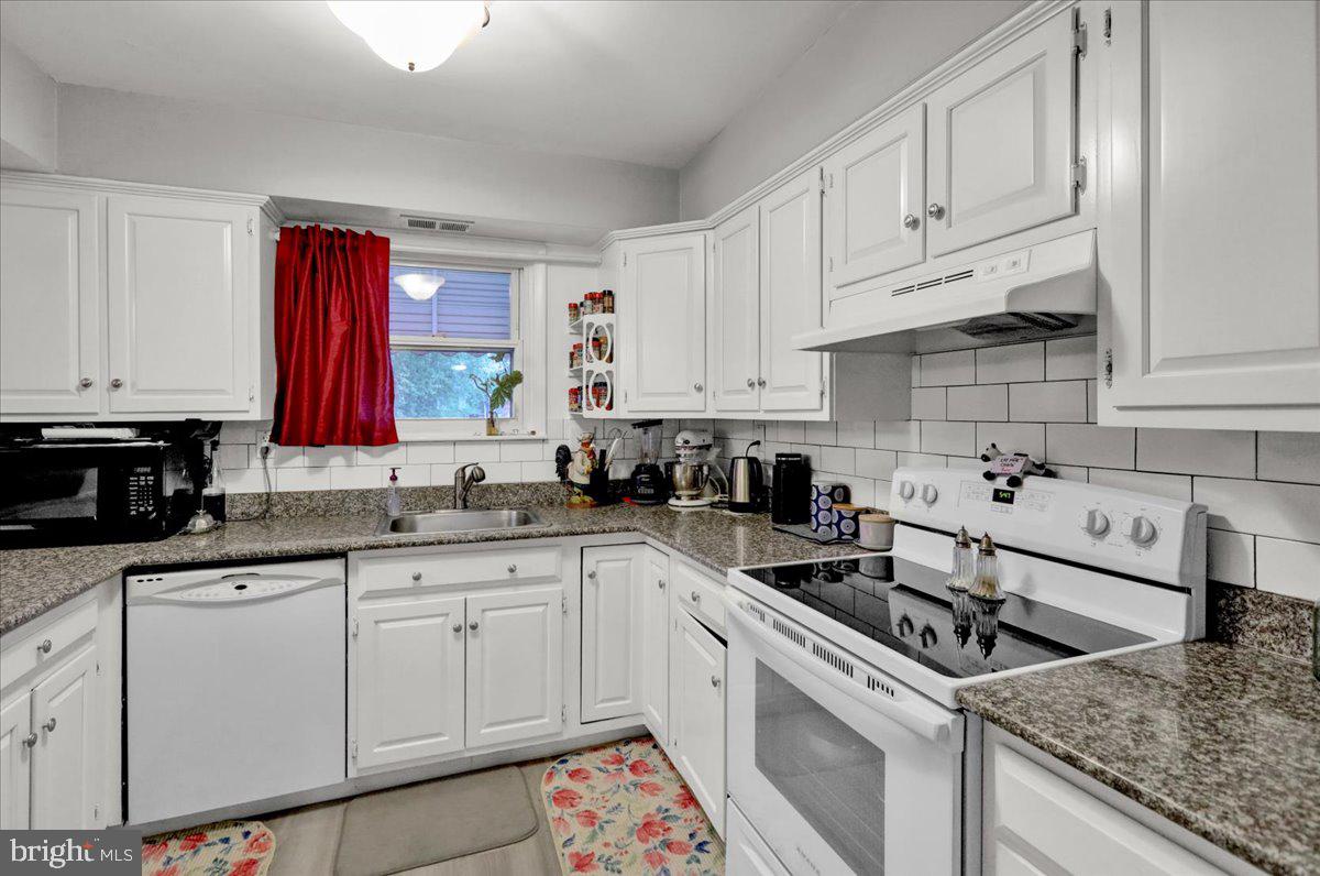 1153 Fox Run Reading, PA 19606 - Photo 7 of 23 Gallery Image 7