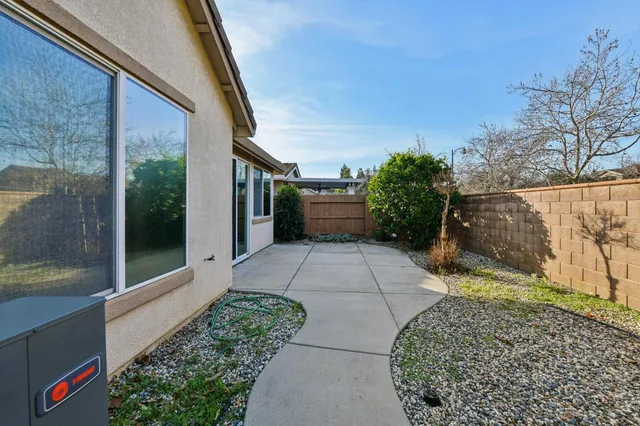 $525,000 | 7448 Abbey Circle, Elk Grove, CA 95757
