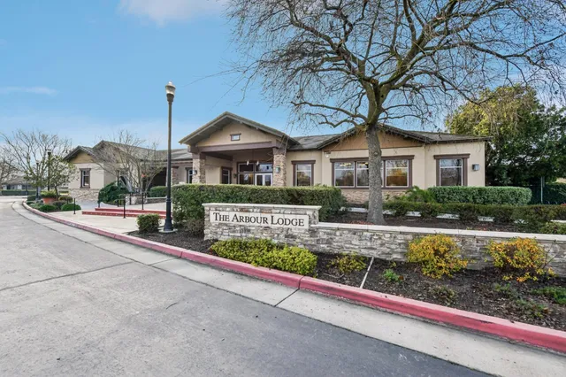 $525,000 | 7448 Abbey Circle, Elk Grove, CA 95757