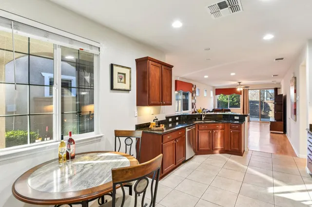 $525,000 | 7448 Abbey Circle, Elk Grove, CA 95757