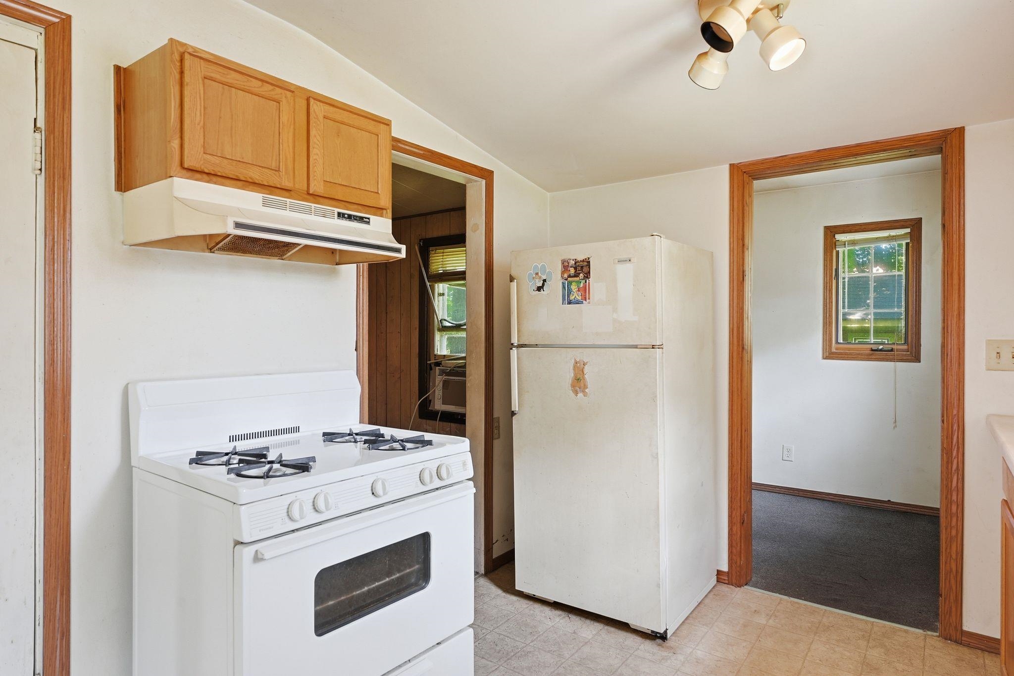 119 Rethke Avenue Madison, WI 53714 - Photo 10 of 36