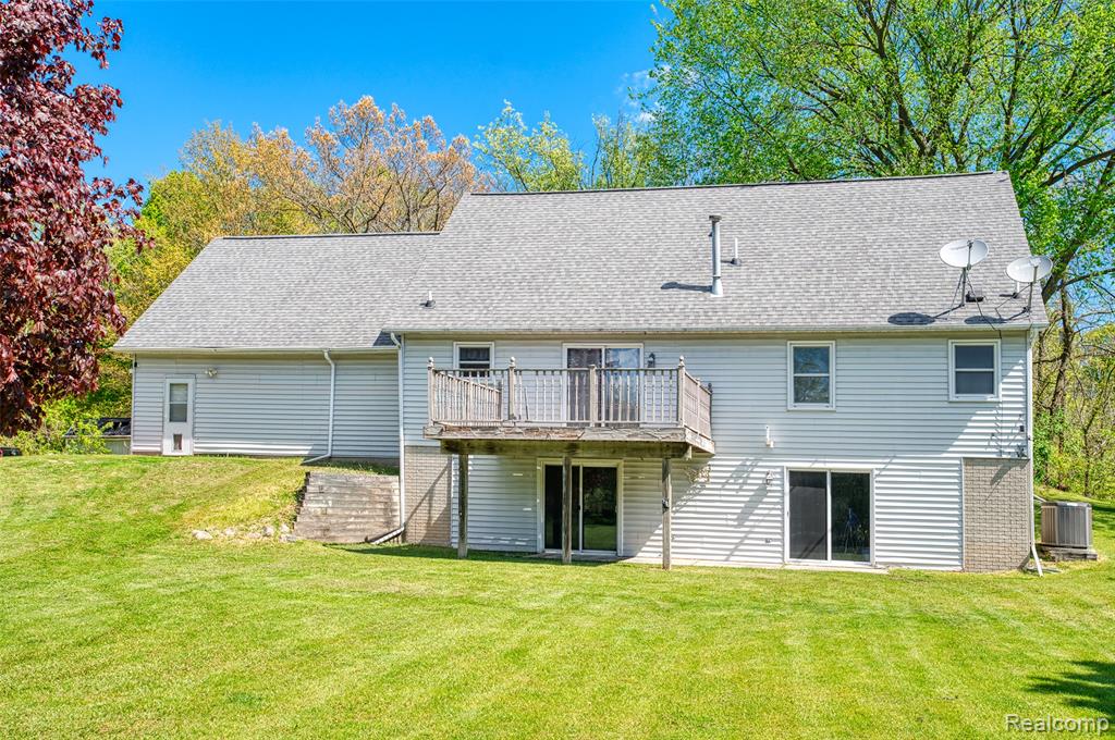 6879 Crofoot Road Fowlerville, MI 48836 - Photo 29 of 35