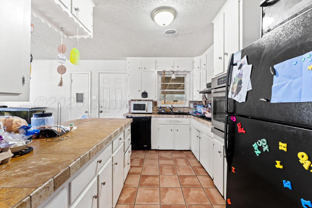 4707 South Austin Street Amarillo, TX 79110 - Photo 8 of 40 Kitchen