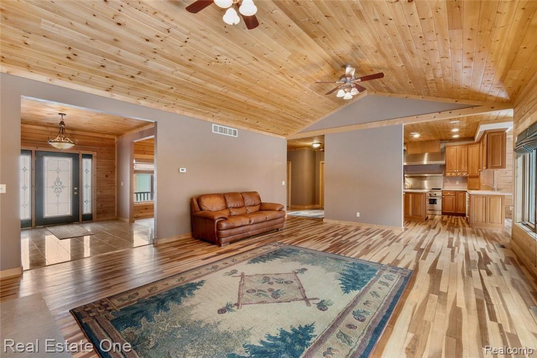 9485 Henderson Road Goodrich, MI 48438 - Photo 5 of 50 EASY FLOW DESIGNED LAYOUT