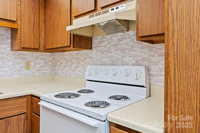 a close view of sink and tap