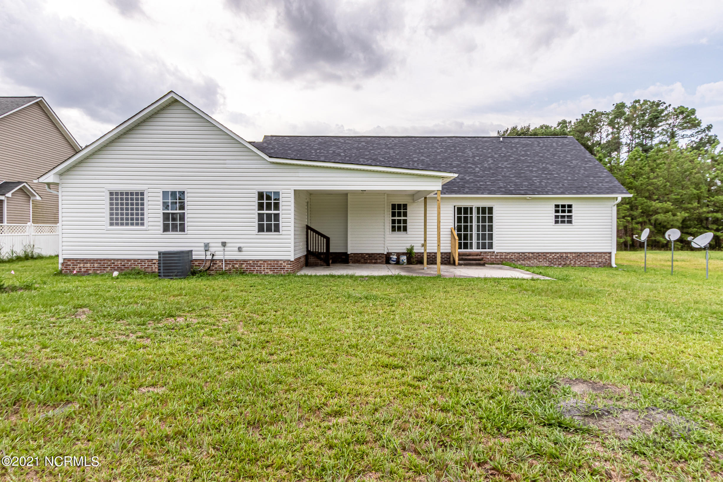 377 Fowler Manning Road Richlands, NC 28574 - Photo 50 of 52 HALLIE (1 of 1)-54