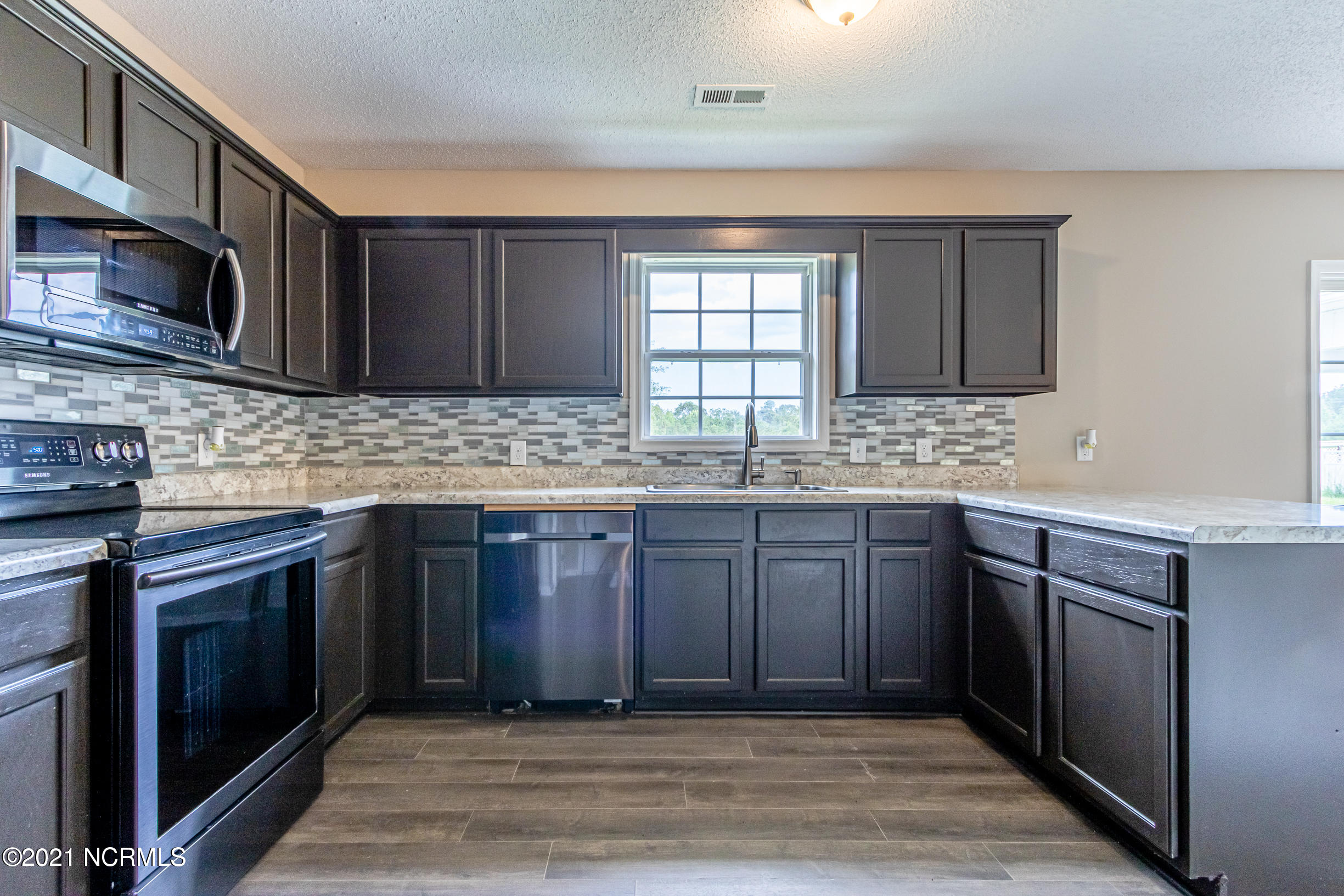 377 Fowler Manning Road Richlands, NC 28574 - Photo 9 of 52 HALLIE (1 of 1)-47