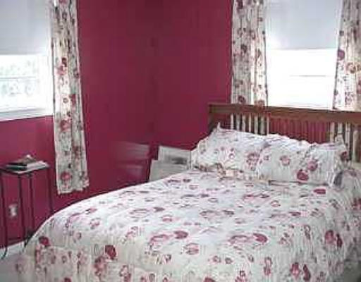 7 Ashby Road Bedford, MA 01730 - Photo 4 of 5 Gallery Image 4