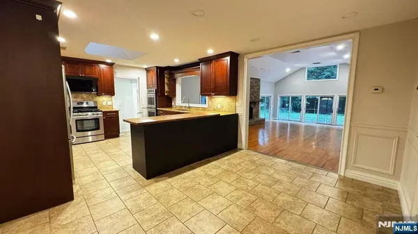 $5,600 | 102 West Saddle River Road, Saddle River, NJ 07458