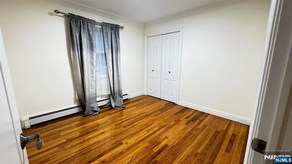 $5,600 | 102 West Saddle River Road, Saddle River, NJ 07458