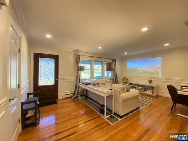 $5,600 | 102 West Saddle River Road, Saddle River, NJ 07458