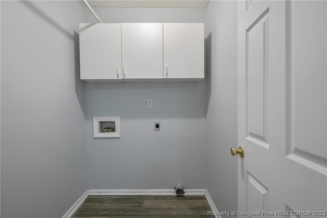 624 Porter Road Hope Mills, NC 28348 - Photo 20 of 45 a view of small space with wooden floor