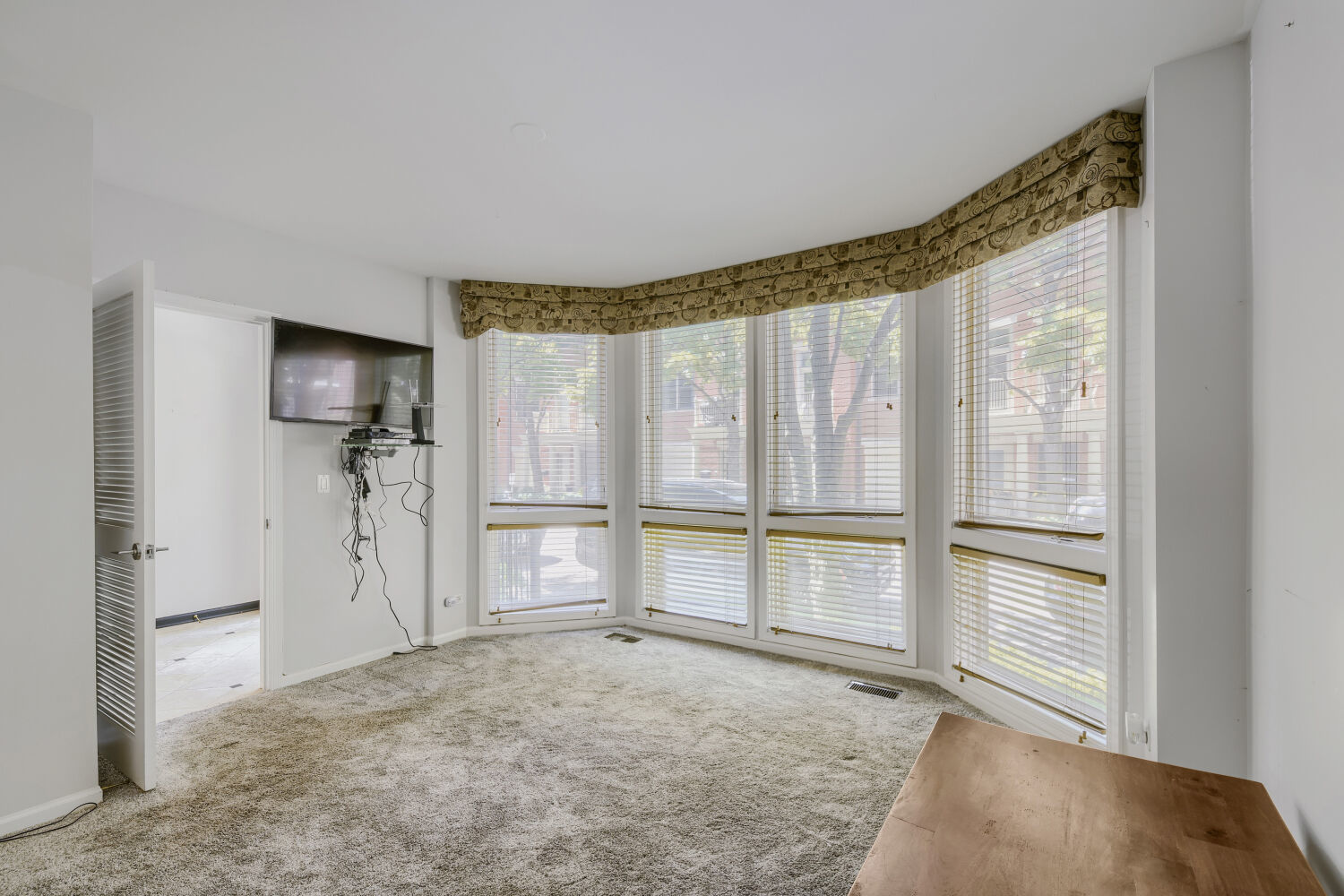 481 North Clinton Street Chicago, IL 60654 - Photo 12 of 34