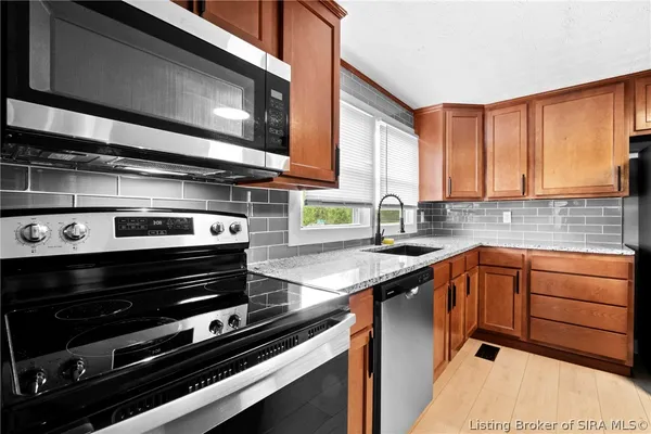 $209,900 | 840 East Walnut Street, Corydon, IN 47112