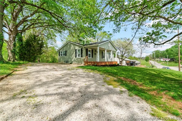 $209,900 | 840 East Walnut Street, Corydon, IN 47112
