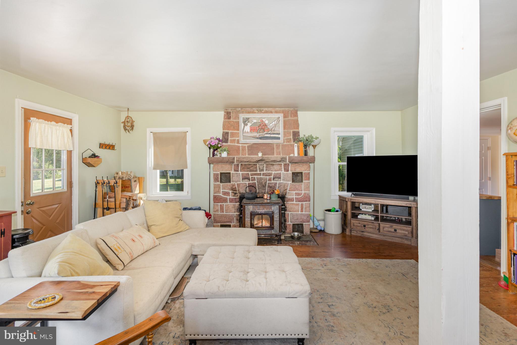 2215 Colebrook Road Lebanon, PA 17042 - Photo 7 of 35