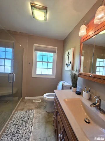 $249,000 | 728 East Tolton Drive, Quincy, IL 62305