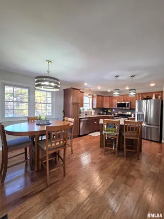 $249,000 | 728 East Tolton Drive, Quincy, IL 62305
