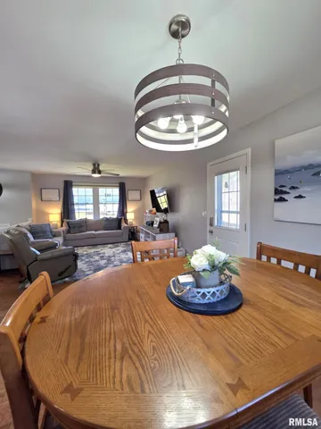 $249,000 | 728 East Tolton Drive, Quincy, IL 62305