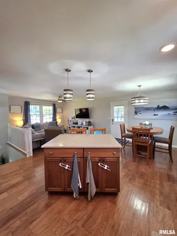 $249,000 | 728 East Tolton Drive, Quincy, IL 62305