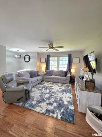 $249,000 | 728 East Tolton Drive, Quincy, IL 62305