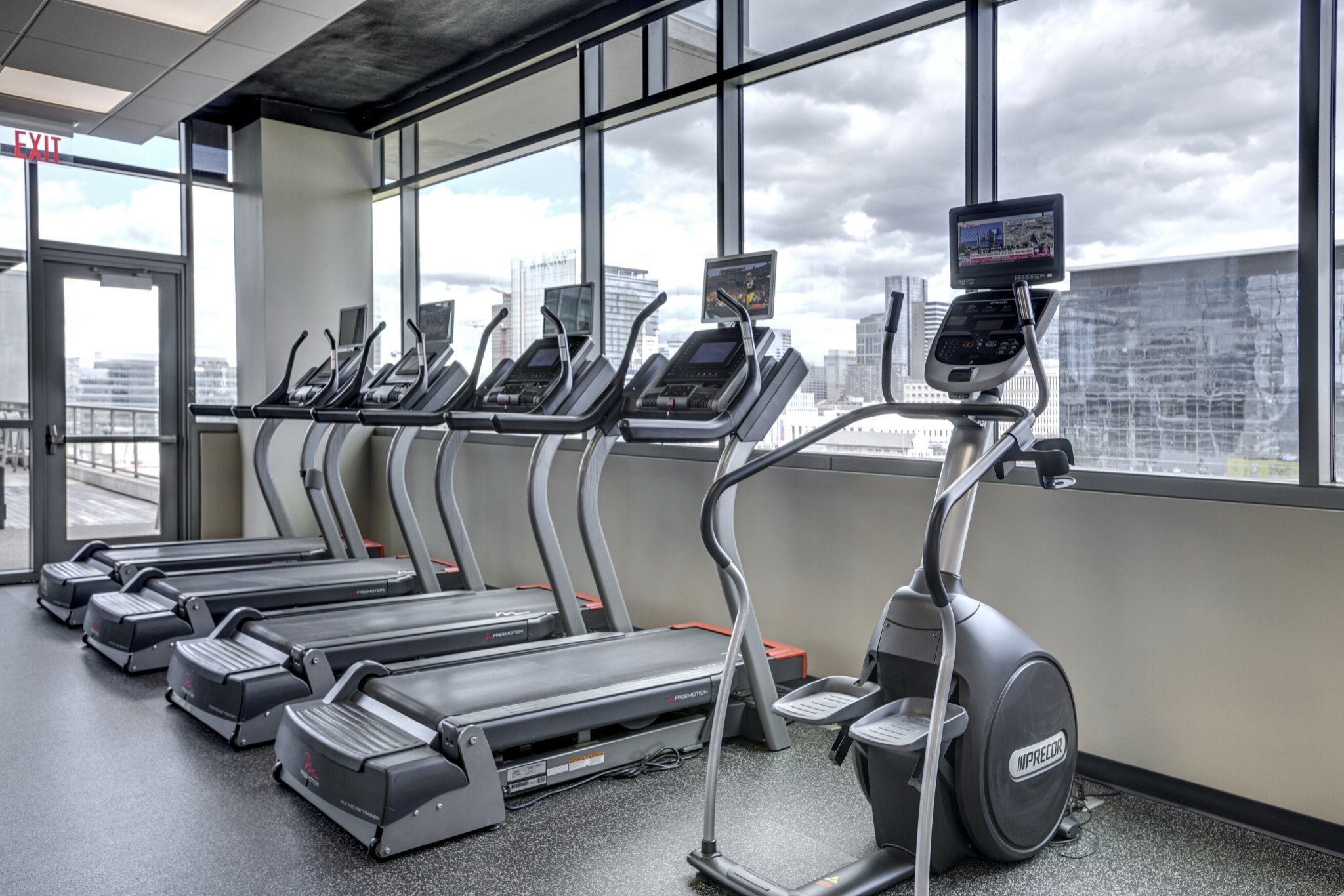 1212 Laurel Street, Unit 1815 Nashville, TN 37203 - Photo 42 of 42 a room with gym equipment