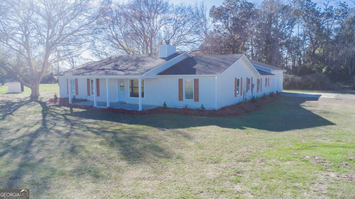 5885 Val Del Road Hahira, GA 31632 - Photo 2 of 27