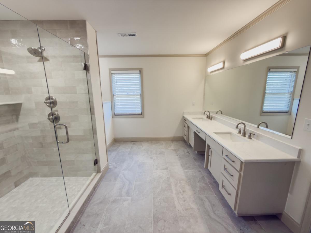 5885 Val Del Road Hahira, GA 31632 - Photo 9 of 27