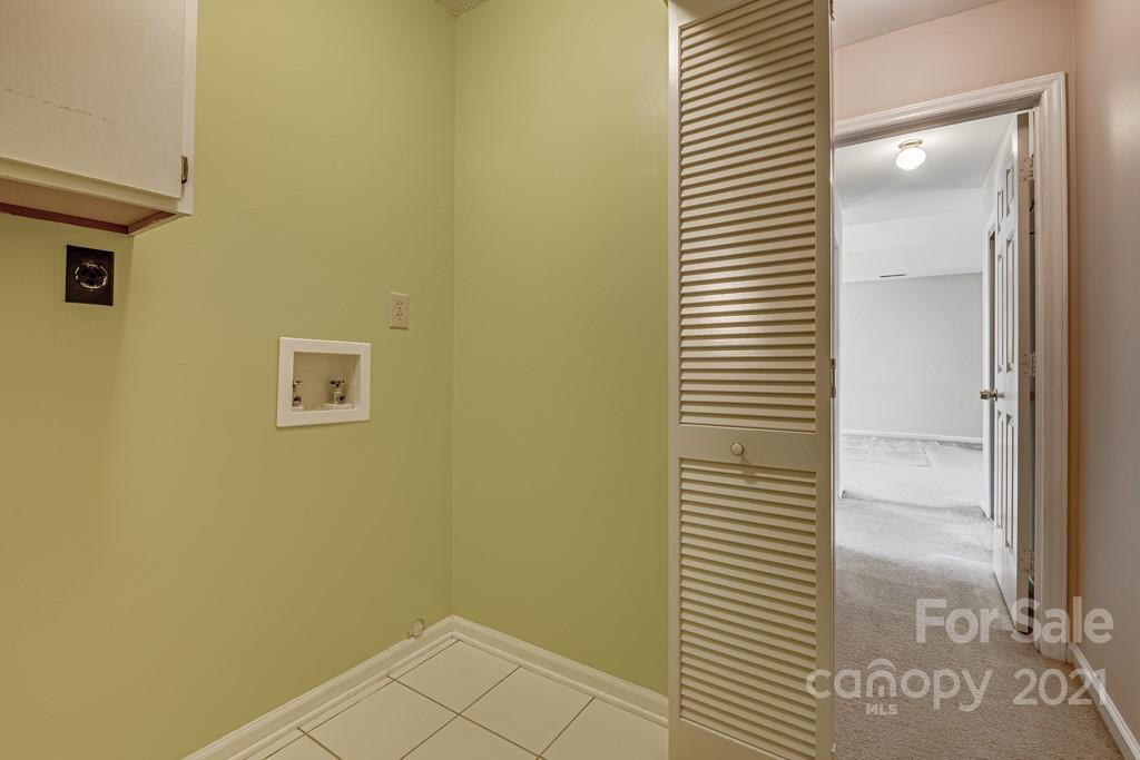 4511 Brownes Ferry Road Charlotte, NC 28269 - Photo 19 of 26 a view of a bathroom