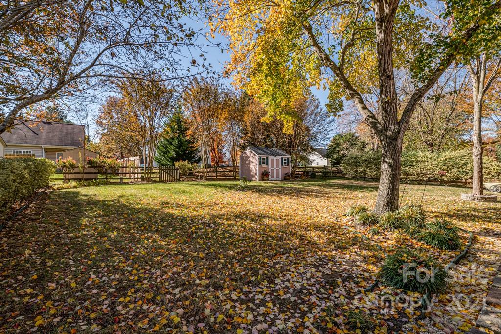 4511 Brownes Ferry Road Charlotte, NC 28269 - Photo 22 of 26 a view of yard with green space