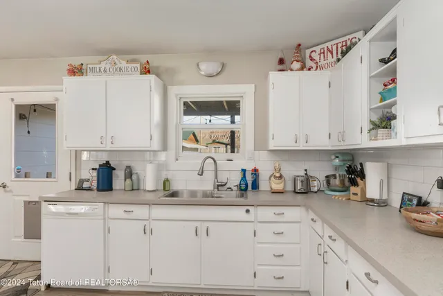 $399,000 | 407 North 1st Street, Dubois, WY 82513