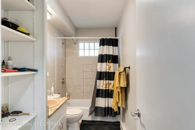 $399,000 | 407 North 1st Street, Dubois, WY 82513