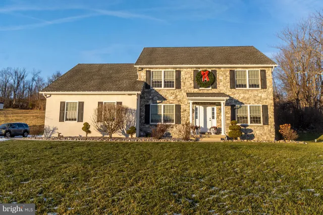 $645,000 | 33 Starseed Drive, Bangor, PA 18013