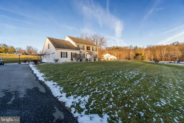 $645,000 | 33 Starseed Drive, Bangor, PA 18013