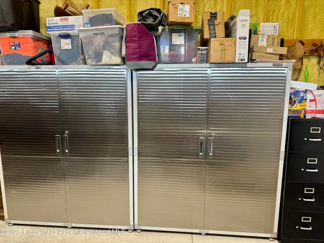 a view of a back yard