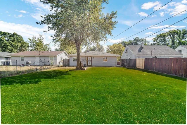 $1,350 | 730 Clinton Street, Gary, IN 46406