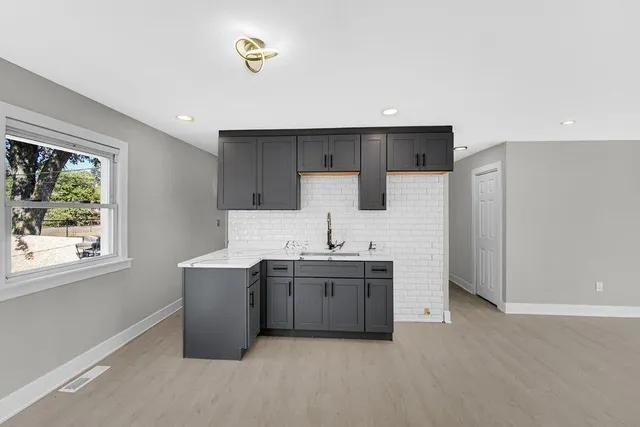 $1,350 | 730 Clinton Street, Gary, IN 46406