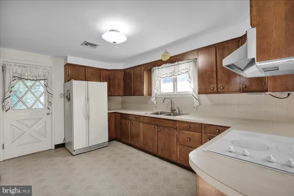 $525,000 | 2460 Honeysuckle Lane, Lancaster, PA 17603