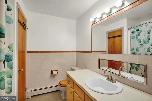 $525,000 | 2460 Honeysuckle Lane, Lancaster, PA 17603