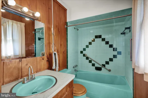 $525,000 | 2460 Honeysuckle Lane, Lancaster, PA 17603