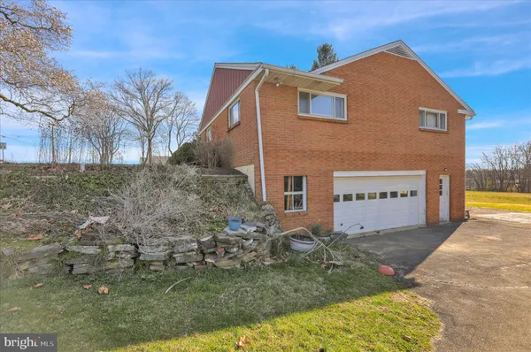 $525,000 | 2460 Honeysuckle Lane, Lancaster, PA 17603