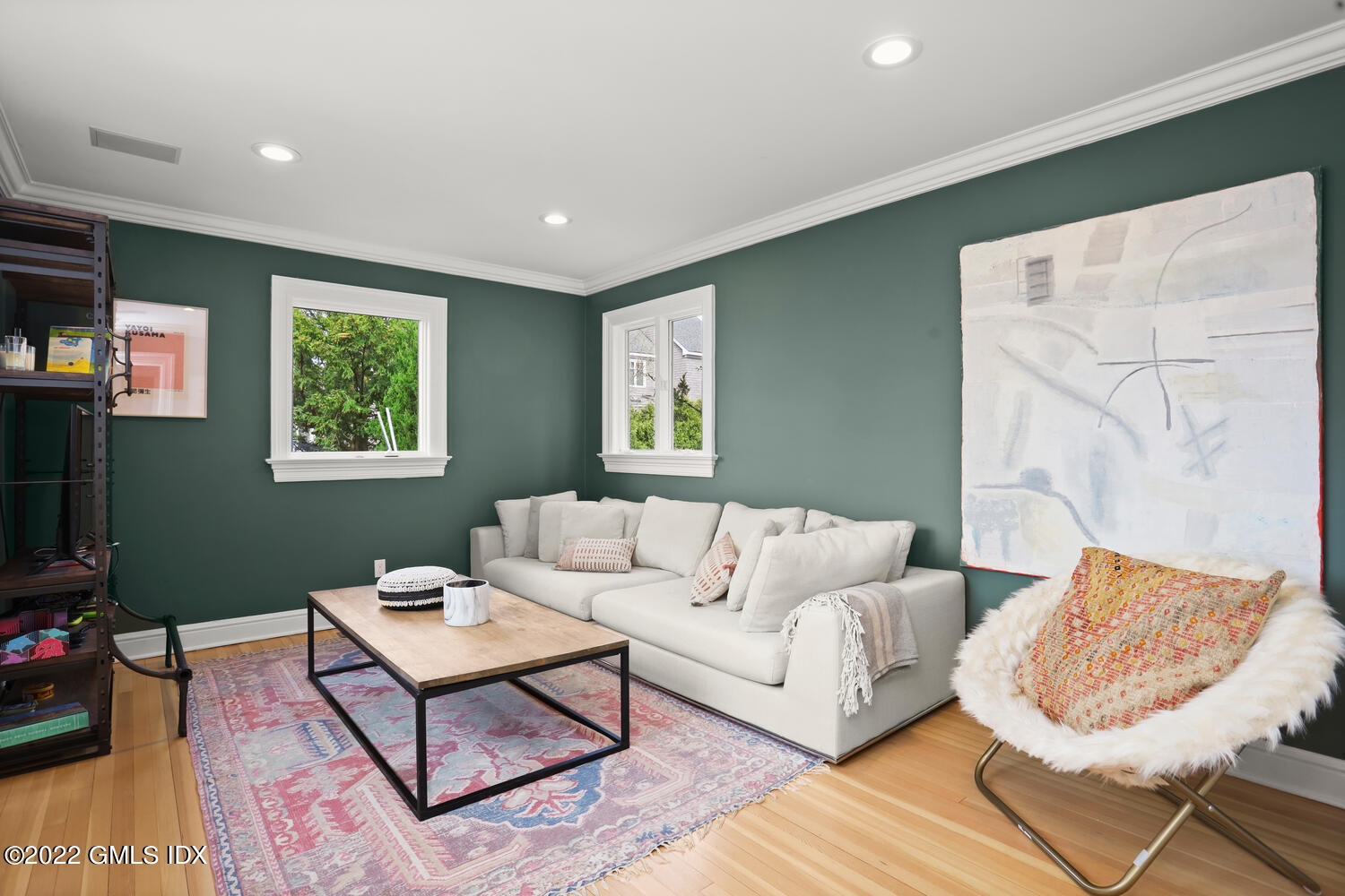 9 Grimes Road Old Greenwich, CT 06870 - Photo 18 of 49 9 Grimes Rd Old Greenwich CT-large-001-0