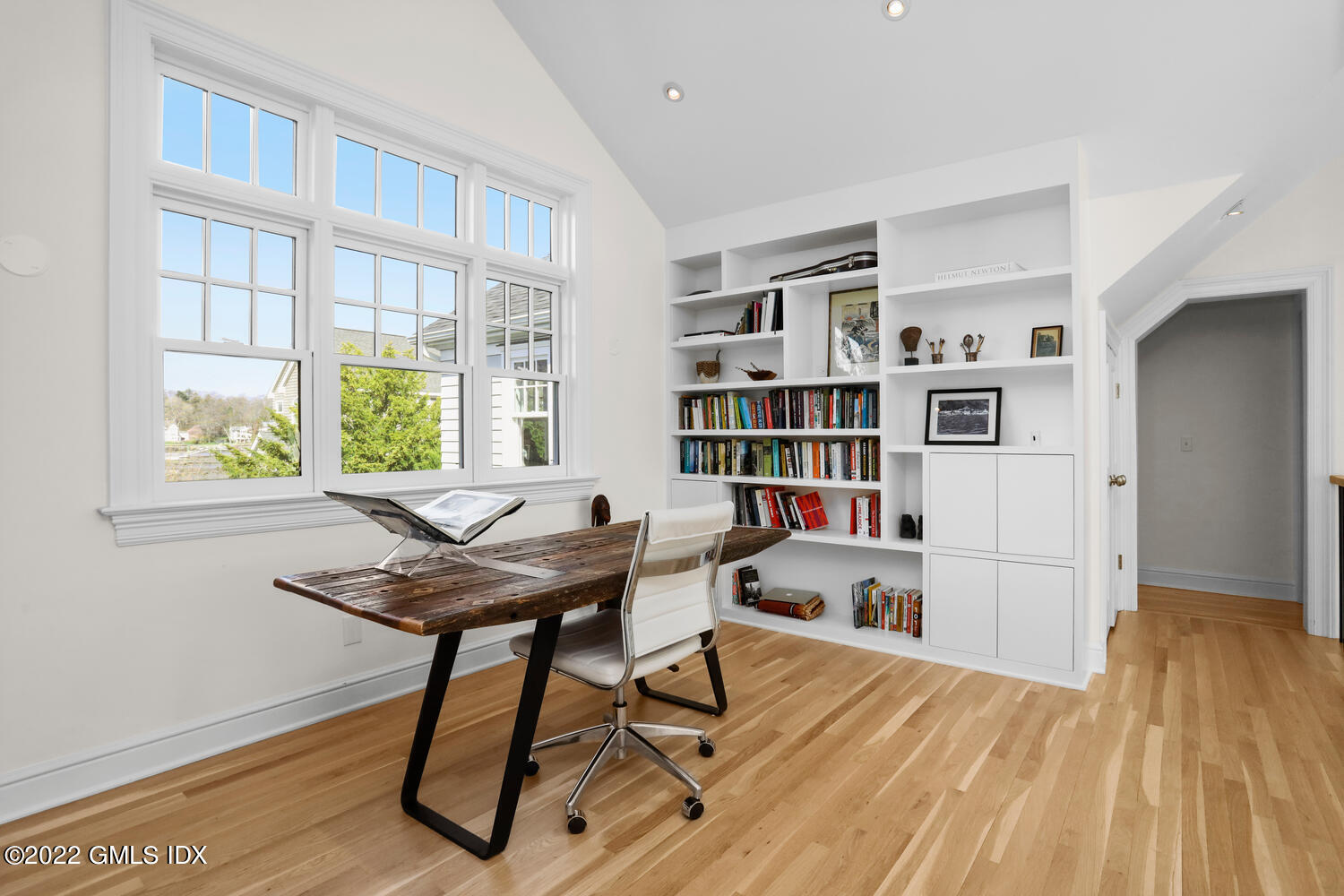 9 Grimes Road Old Greenwich, CT 06870 - Photo 29 of 49 9 Grimes Rd Old Greenwich CT-large-019-0