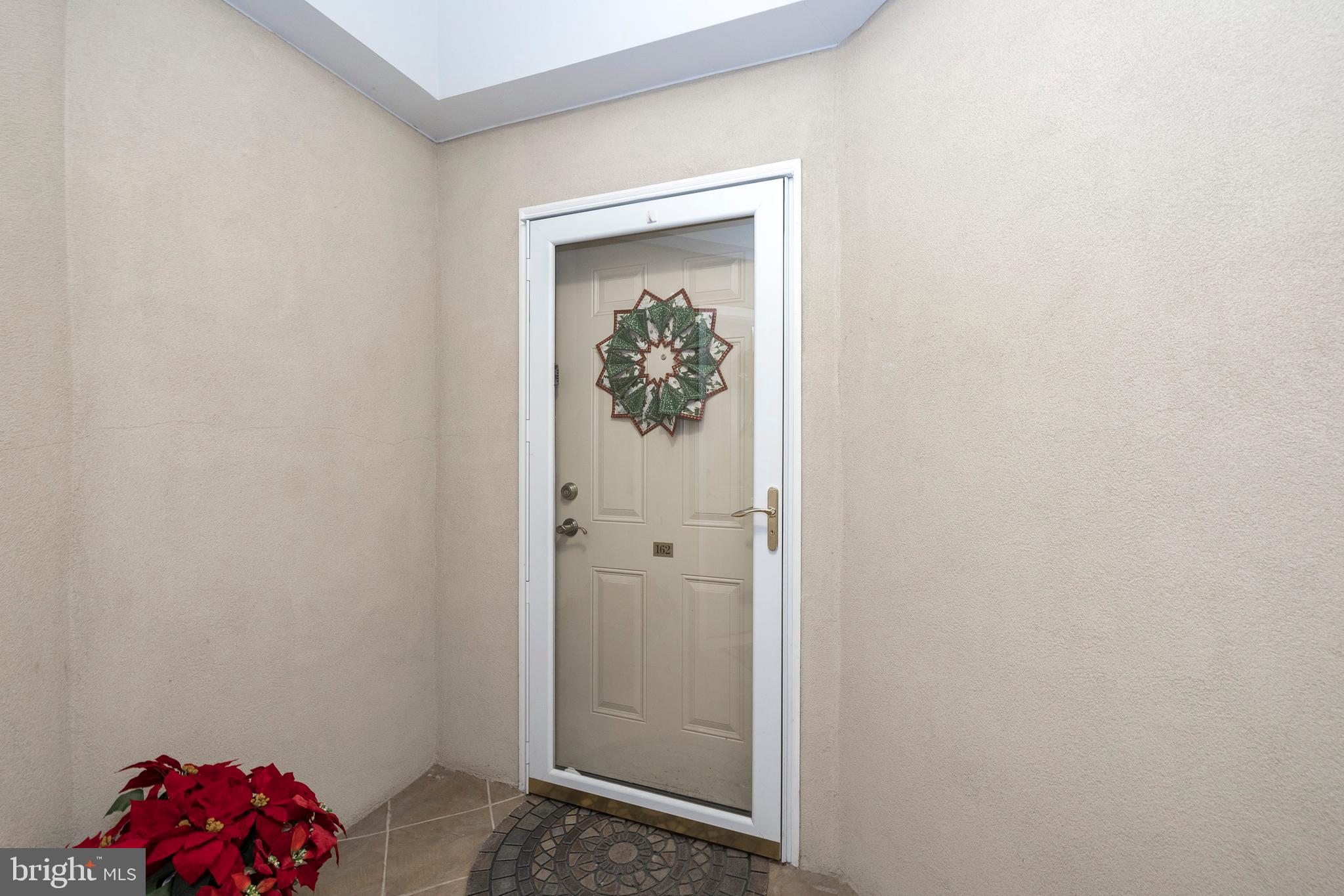 162 Bucktown Xing Road, Unit 41B Pottstown, PA 19465 - Photo 2 of 29 Private entry with storm door