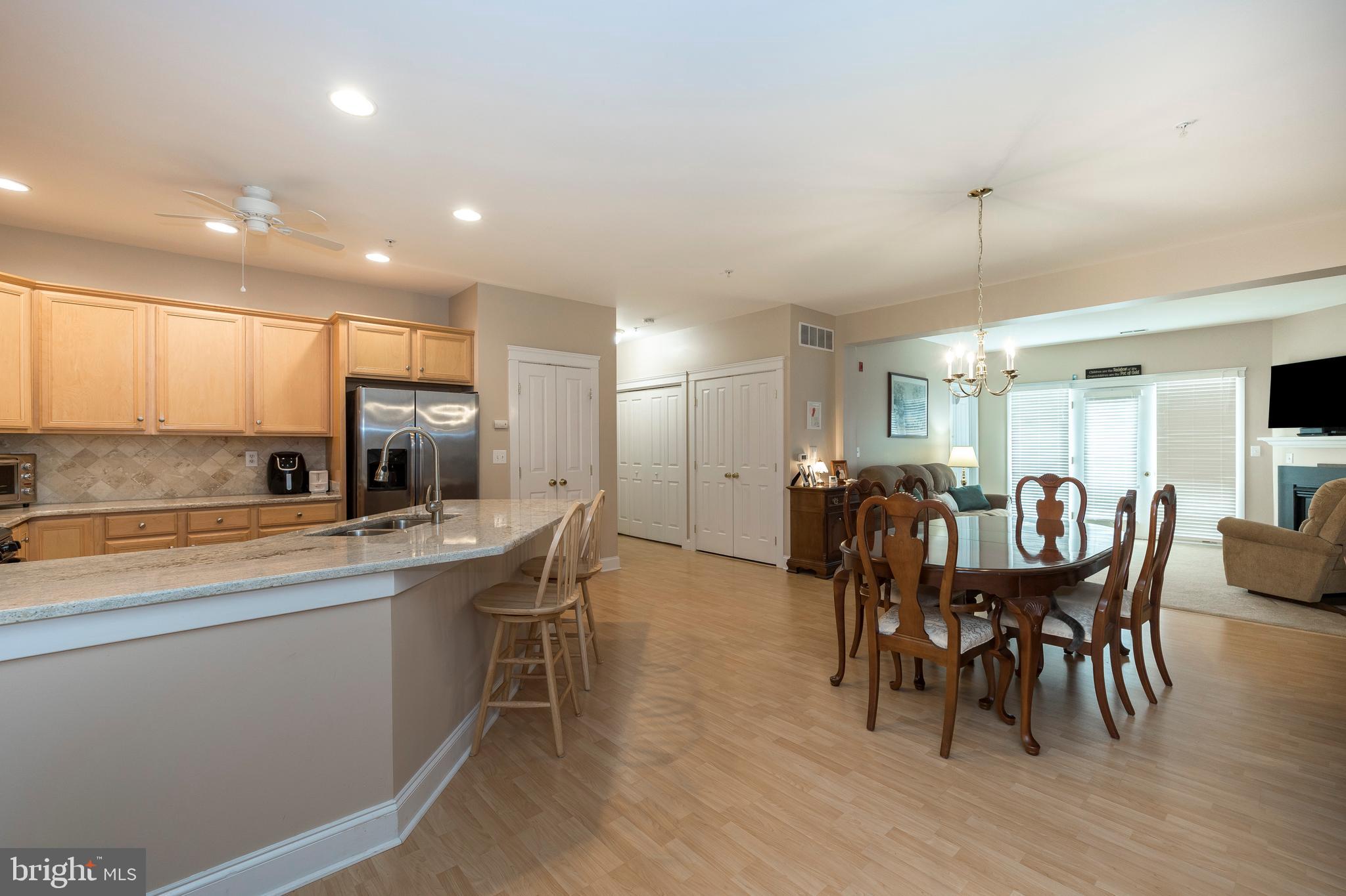 162 Bucktown Xing Road, Unit 41B Pottstown, PA 19465 - Photo 4 of 29 Open concept living space