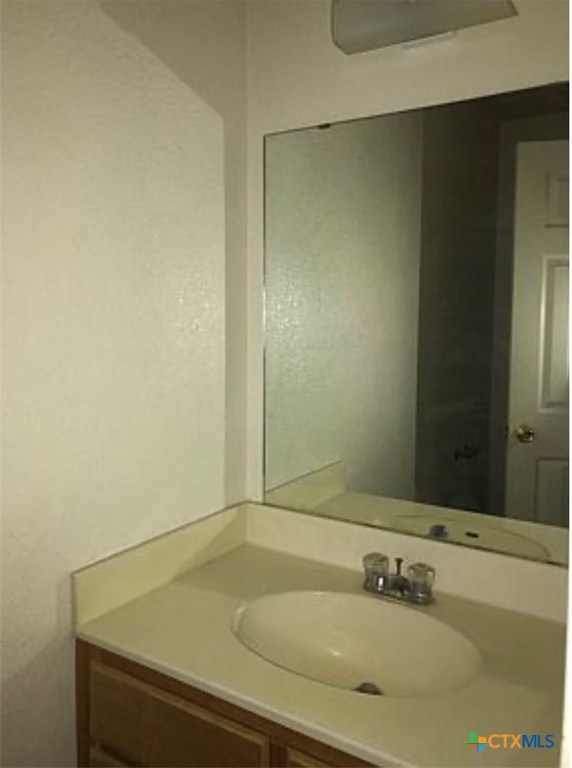 3803 Ys Pak Court, Unit C Killeen, TX 76542 - Photo 15 of 20 a bathroom with a sink and a bathtub