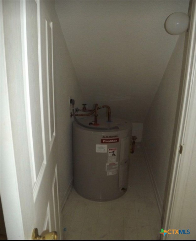 3803 Ys Pak Court, Unit C Killeen, TX 76542 - Photo 19 of 20 a view of a refrigerator in kitchen