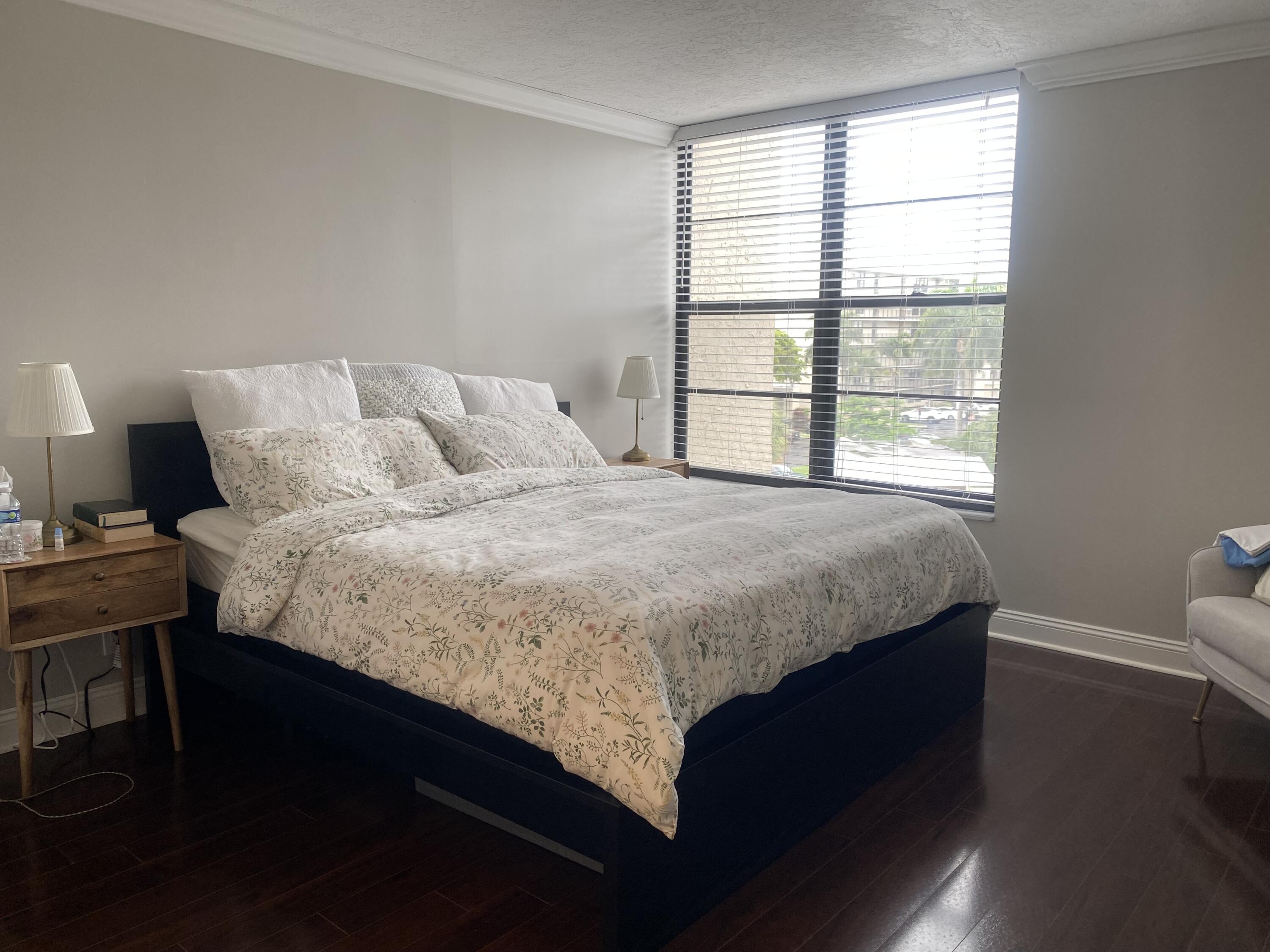 9 Royal Palm Way, Unit 403 Boca Raton, FL 33432 - Photo 5 of 24 Primary Bedroom