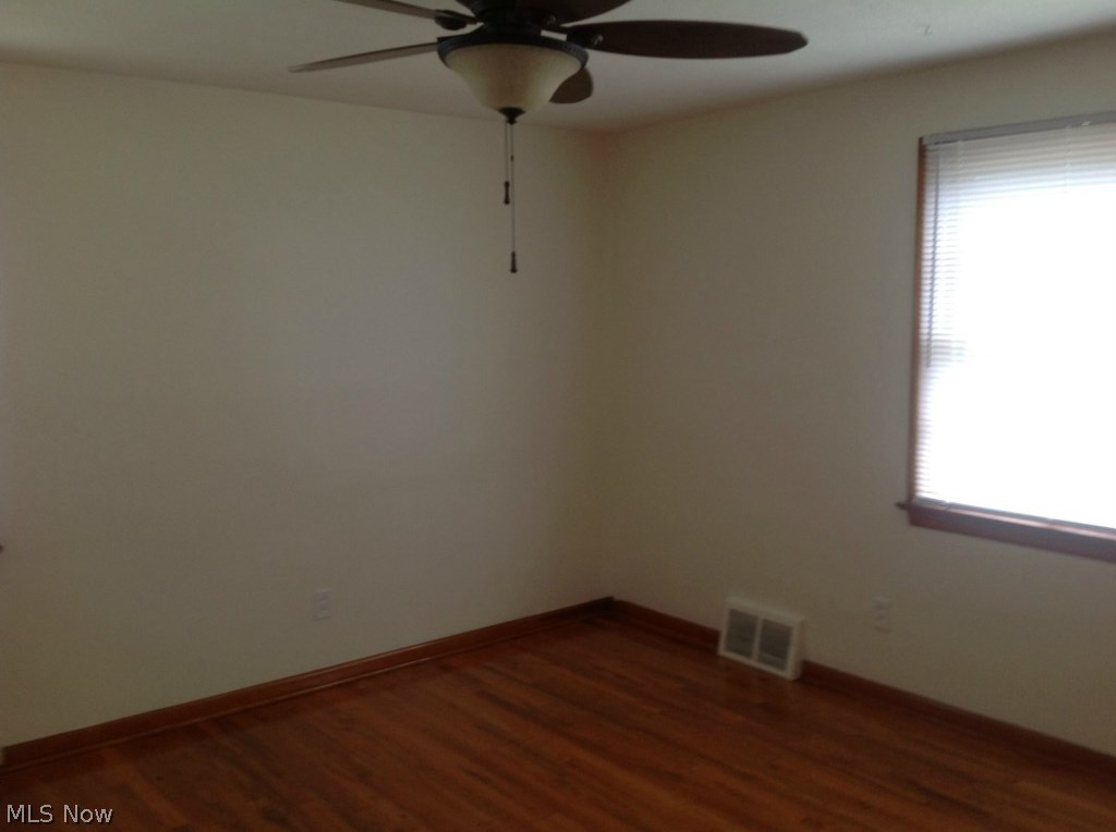 28763 Forest Road Willowick, OH 44095 - Photo 3 of 5